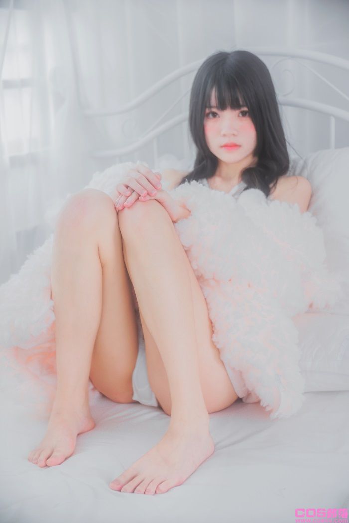 罗利风COS 桜桃喵 - 冬眠系列-纯白私房【46P/385MB】(图3)