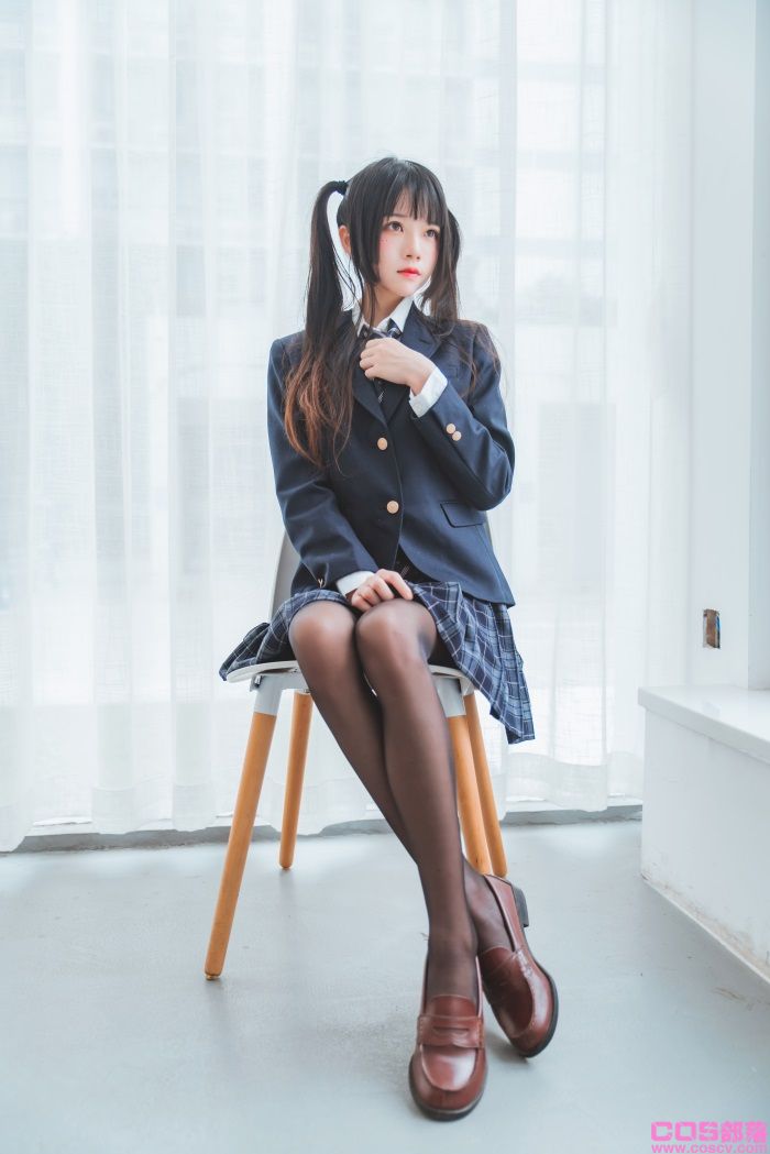 网紅Coser@桜桃喵 - 冬季制服丝秀【45P/593MB】(图3)