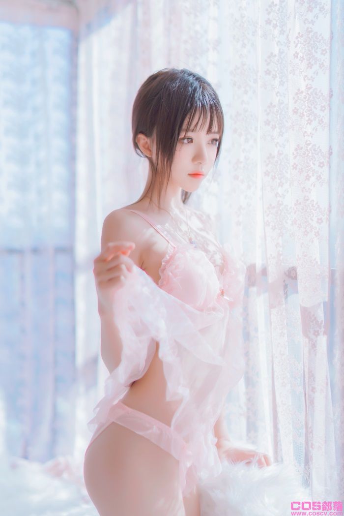 人气Coser@桜桃喵 初恋01【30P/478MB】(图2)
