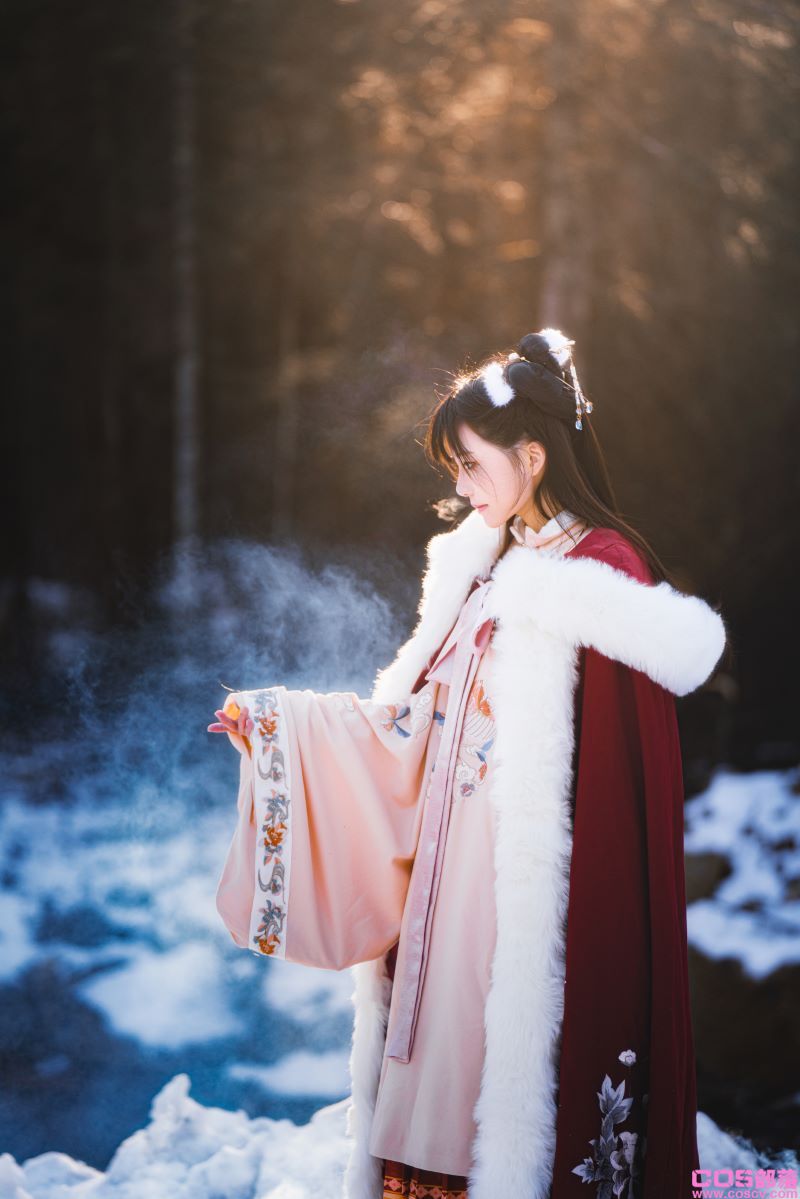人气Coser@桜桃喵 熹微【30P/767MB】(图3)