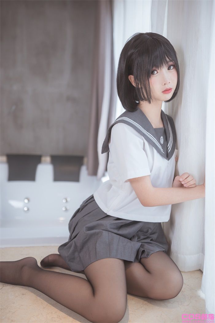 网紅Coser@面饼仙儿 - 脑内少女 嘿丝JK【25P/241MB】(图2)