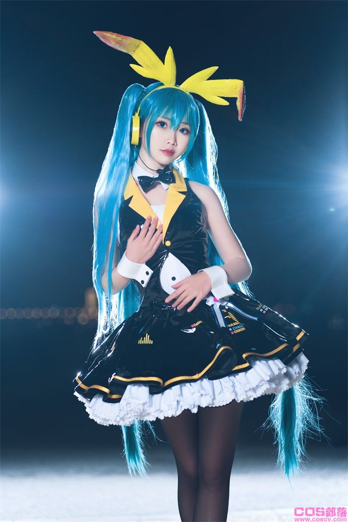 人气动漫Coser@面饼仙儿 - 初音Miku【19P/286MB】(图2)