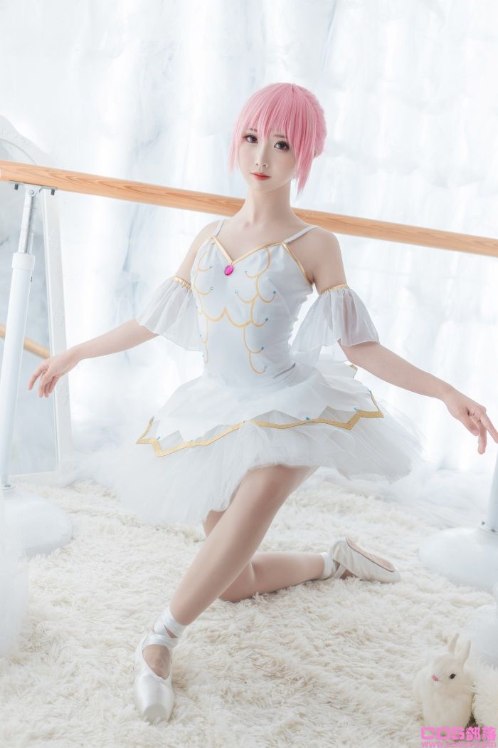 人气动漫Coser@面饼仙儿 - 小圆芭蕾【12P/96MB】(图2)