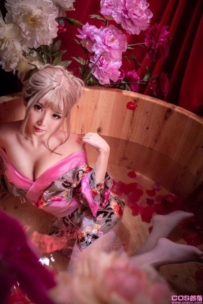 人气动漫Coser@面饼仙儿 - 浴缸【18P/265MB】(图3)