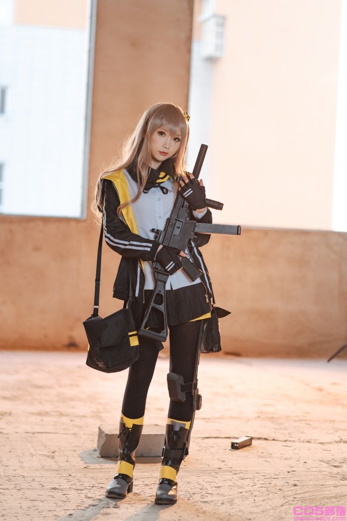 人气动漫Coser@面饼仙儿 - UMP45【26P/187MB】(图3)