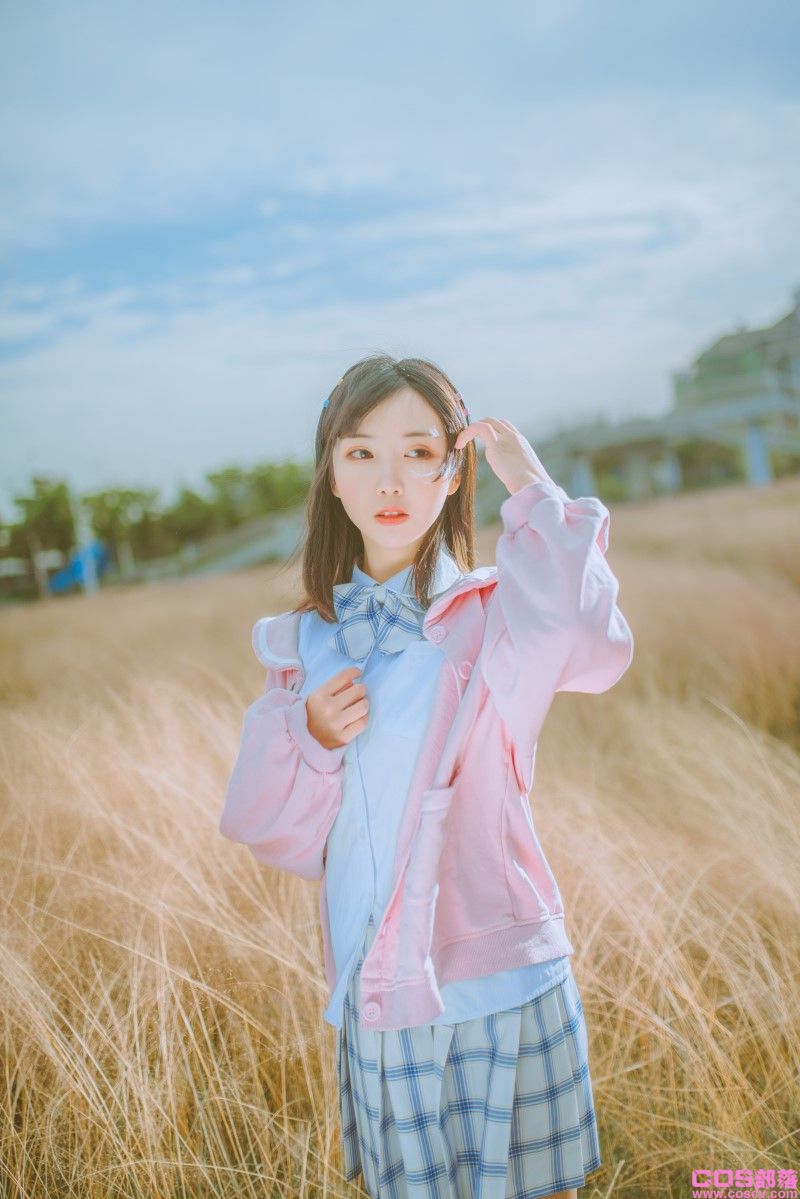 人气动漫Coser@面饼仙儿 粉黛草JK【19P/385MB】(图2)