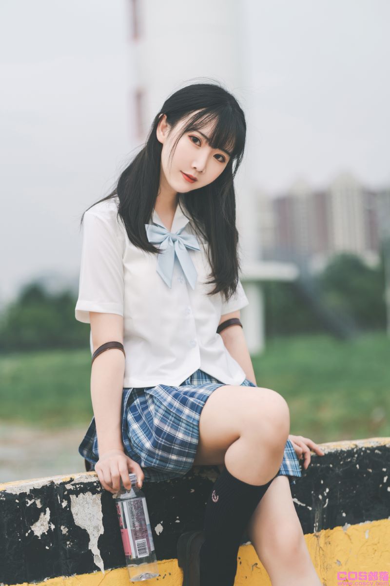 人气动漫Coser@面饼仙儿 沙雕JK【22P/181MB】(图2)