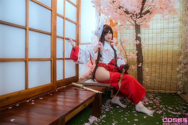 网紅Coser@鳗鱼霏儿 - 巫女【19P/142MB】(图3)