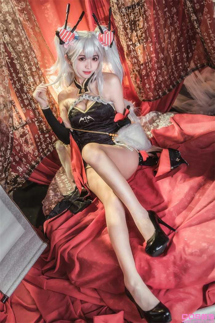 人气动漫Coser@鳗鱼霏儿 - 碧蓝华裳 吸血鬼【12P/175MB】(图2)