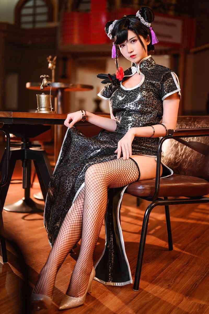 人气动漫Coser@鳗鱼霏儿 蒂法旗袍【42P/841MB】(图3)