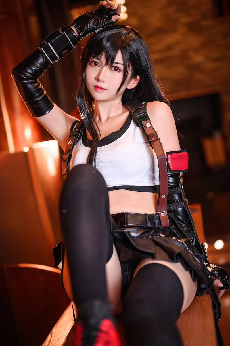 人气动漫Coser@鳗鱼霏儿 蒂法战斗服【41P/742MB】(图3)
