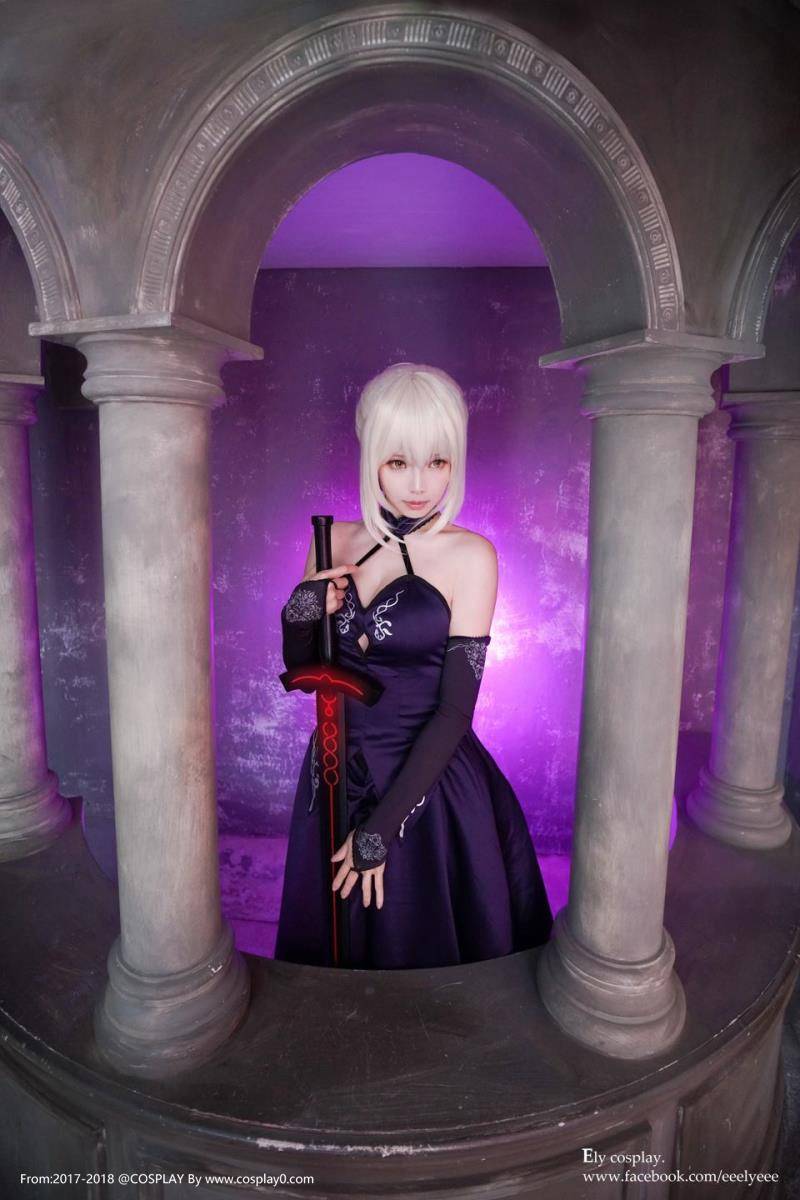 吾王saber同人半次元ElyEE子Cosplay美女写真本(图4)