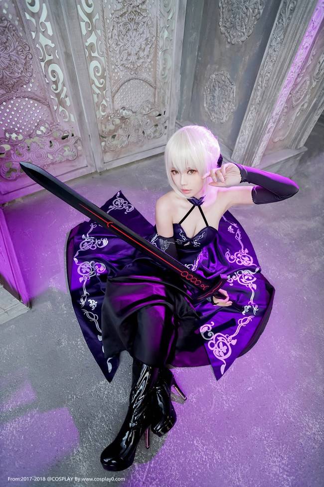 吾王saber同人半次元ElyEE子Cosplay美女写真本(图2)