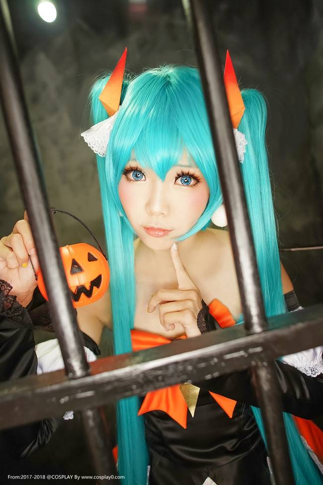 ElyEE子萝莉双马尾初音未来无下限Cosplay美女(图6)