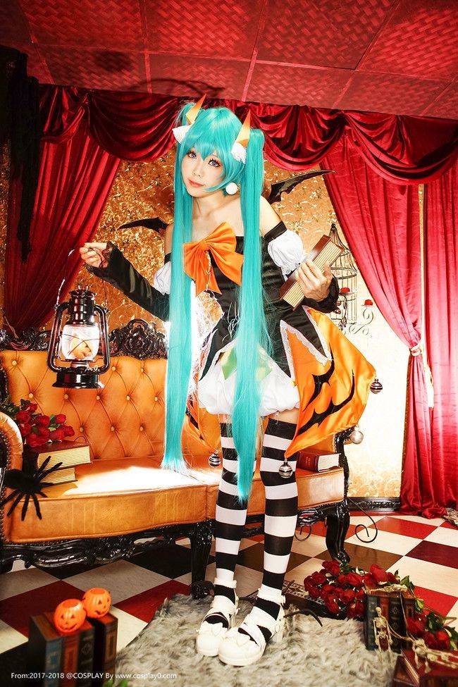 ElyEE子萝莉双马尾初音未来无下限Cosplay美女(图4)