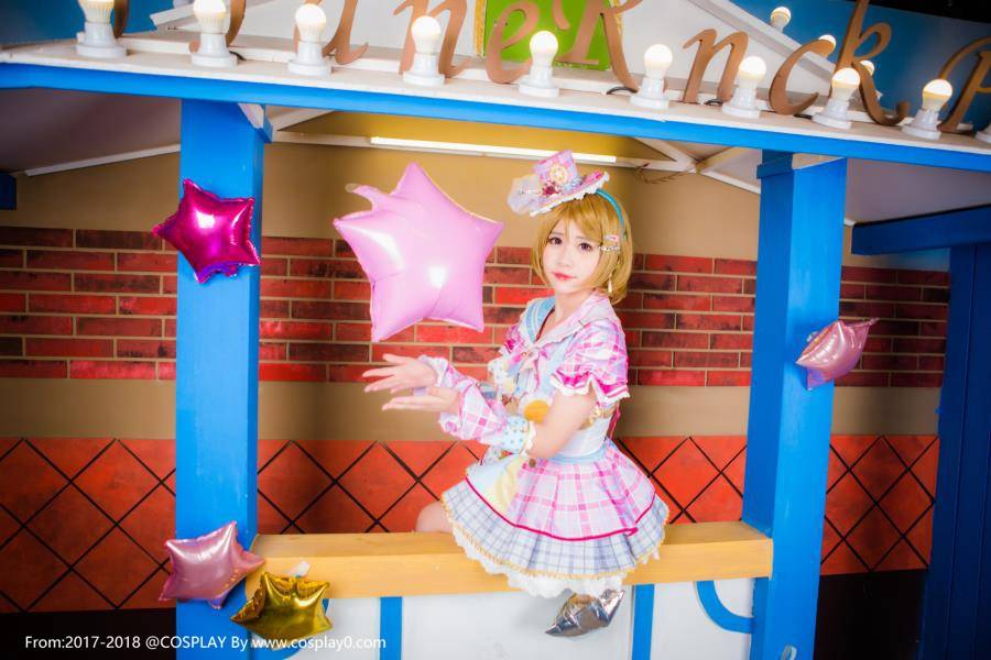 二次元萌妹子Cosplay小泉花阳洋装萝莉图片(图8)