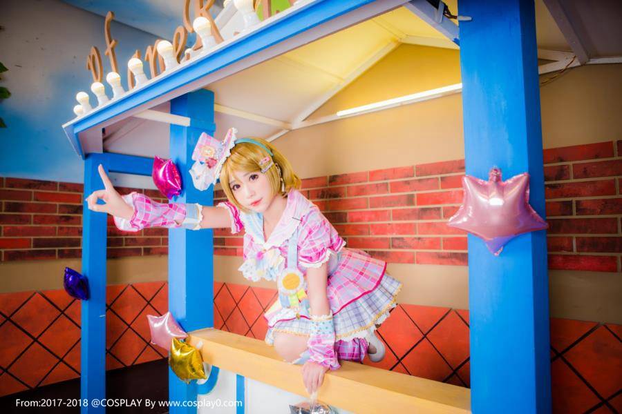 二次元萌妹子Cosplay小泉花阳洋装萝莉图片(图7)