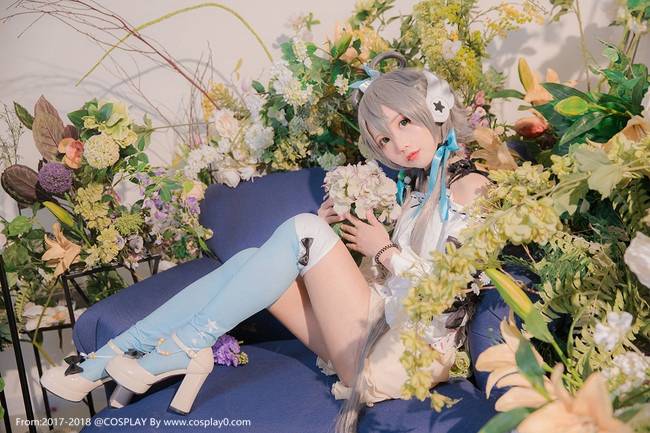 萌妹子いとう哀哀子洛天依白嫩萝莉Cosplay写真图片(图6)