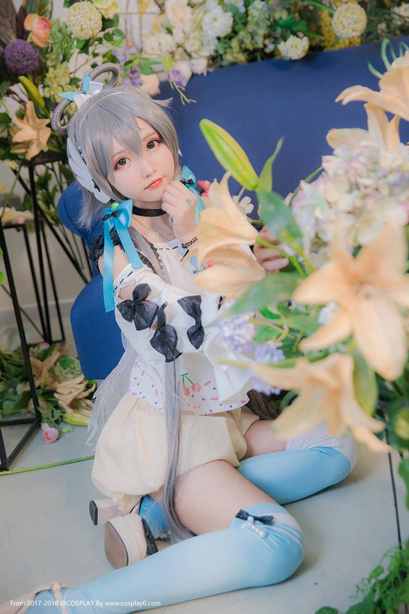萌妹子いとう哀哀子洛天依白嫩萝莉Cosplay写真图片(图2)