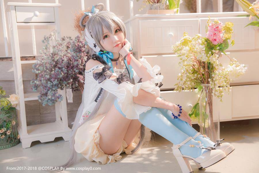萌妹子いとう哀哀子洛天依白嫩萝莉Cosplay写真图片(图8)