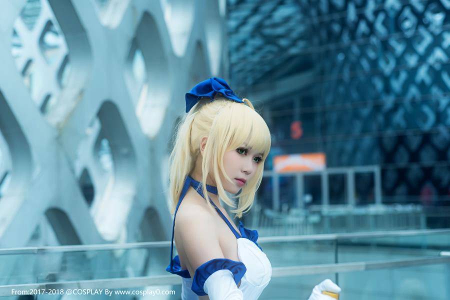 漫展场照清纯美女Saber蓝百合白金xCosplay图片(图8)