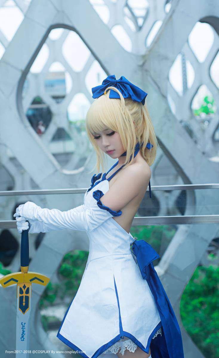 漫展场照清纯美女Saber蓝百合白金xCosplay图片(图4)