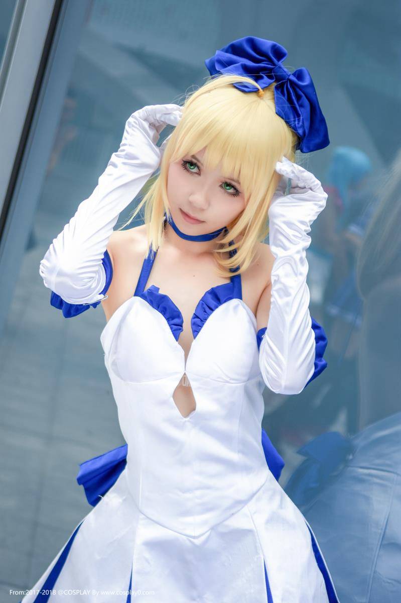 漫展场照清纯美女Saber蓝百合白金xCosplay图片(图2)