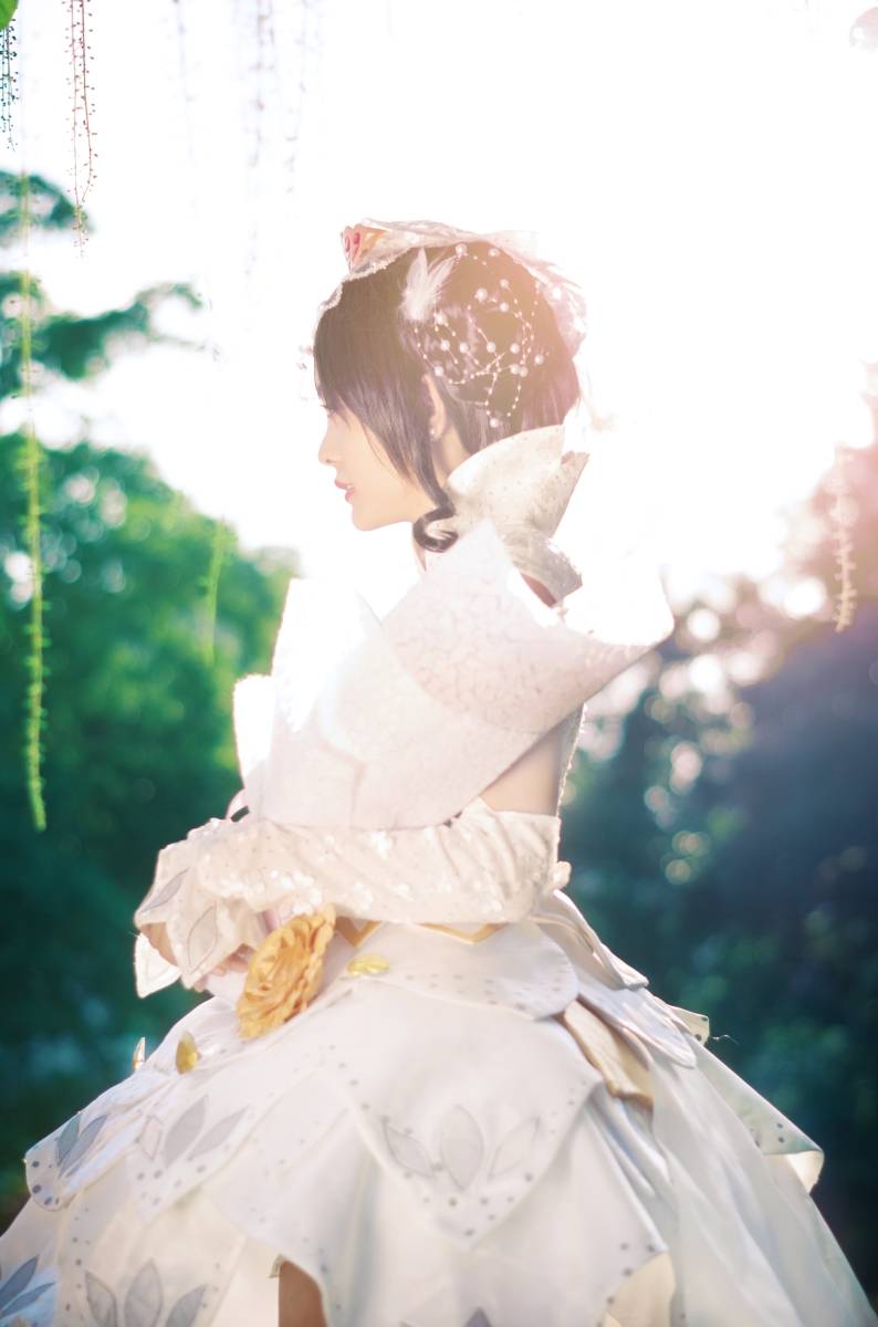 清纯美女Cos王者荣耀纯白花嫁小乔同人本子(图5)
