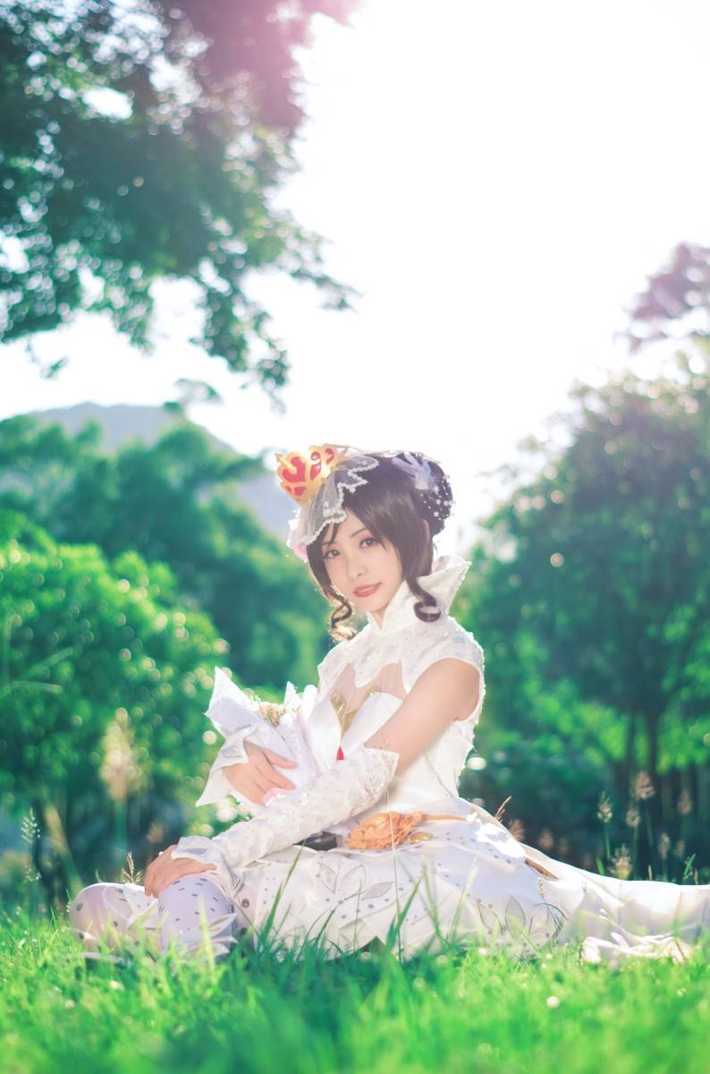 清纯美女Cos王者荣耀纯白花嫁小乔同人本子(图8)