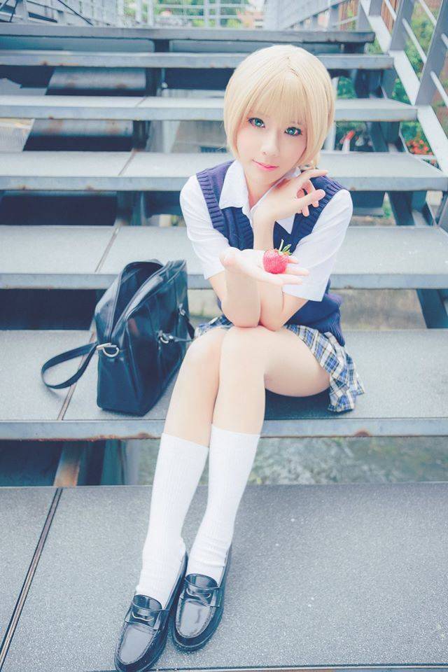 萌妹子Cosplay动漫女主角西野司制服美女图片(图2)