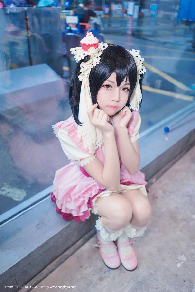 萌妹子桜桃喵双马尾萝莉Cosplay矢泽妮可本子(图3)