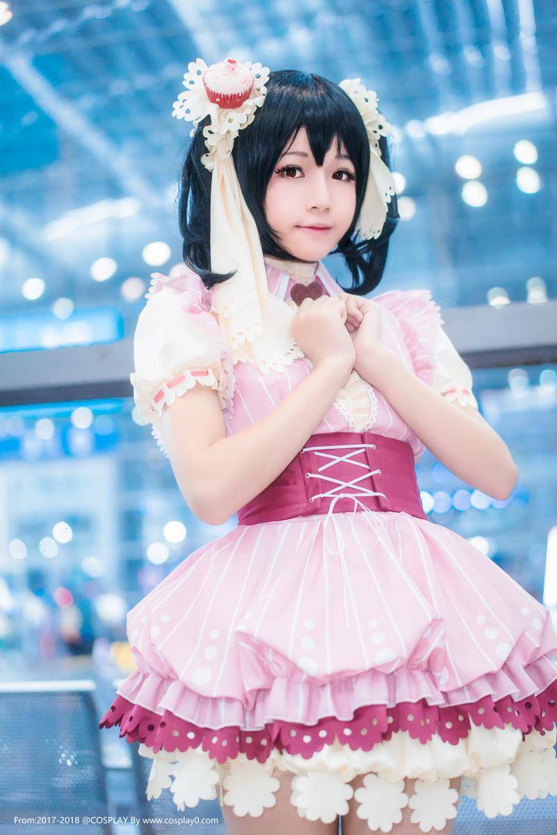 萌妹子桜桃喵双马尾萝莉Cosplay矢泽妮可本子(图2)