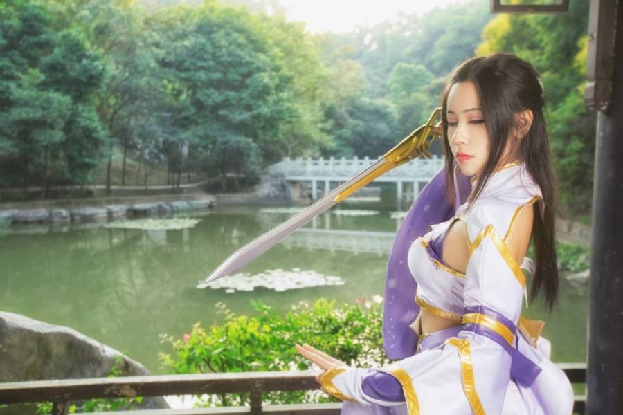 网红嫩模王者荣耀Cosplay紫霞仙子露娜(图9)