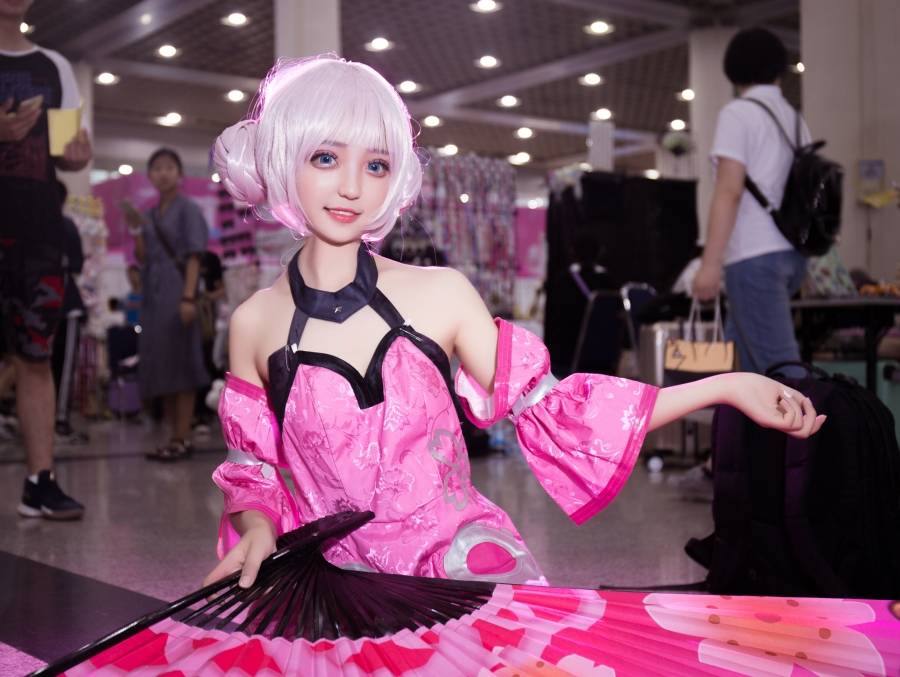 漫展萌妹子Cosplay王者荣耀女英雄小乔萝莉(图4)