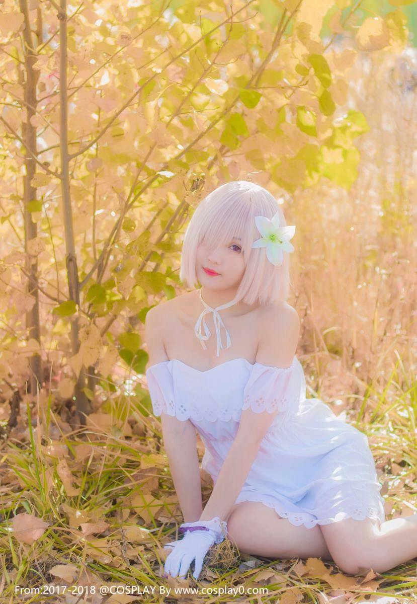 Fate盾娘玛修·基列莱特Cosplay萝莉本子(图2)