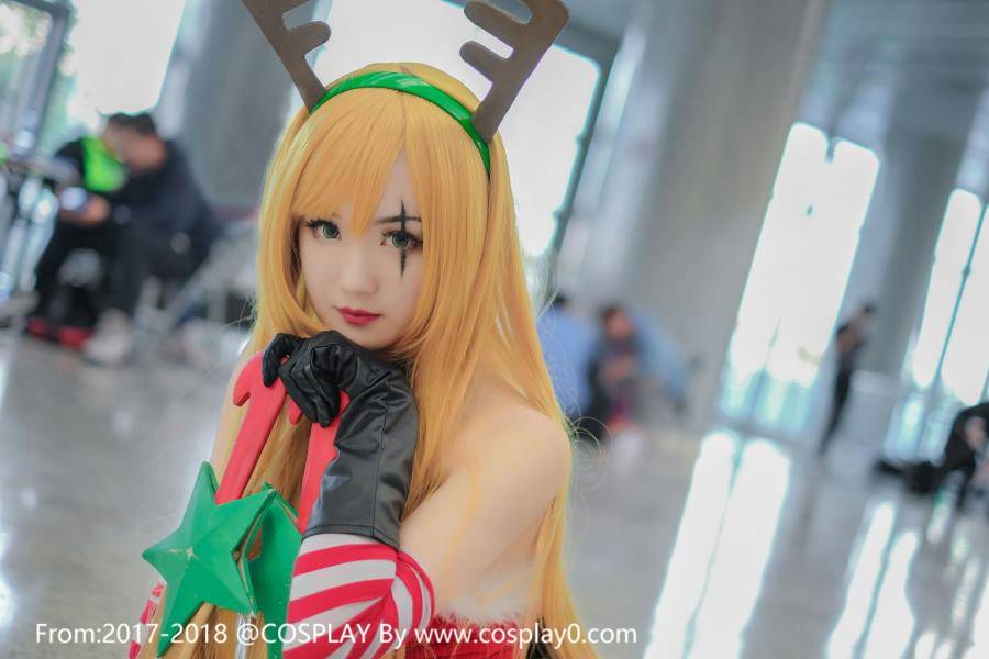 二次元萌妹子lol卡特琳娜圣诞冰雪Cosplay(图7)