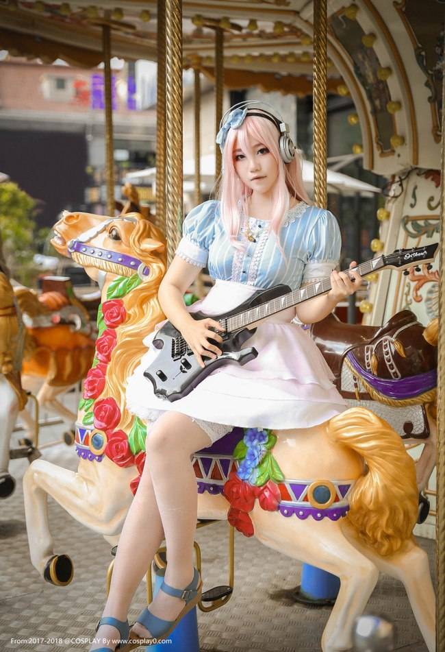 二次元美女超级索尼子蓝白打歌服Cosplay(图6)