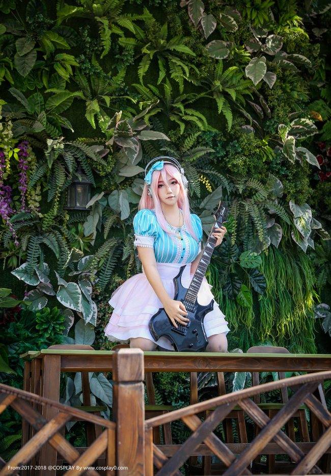 二次元美女超级索尼子蓝白打歌服Cosplay(图10)
