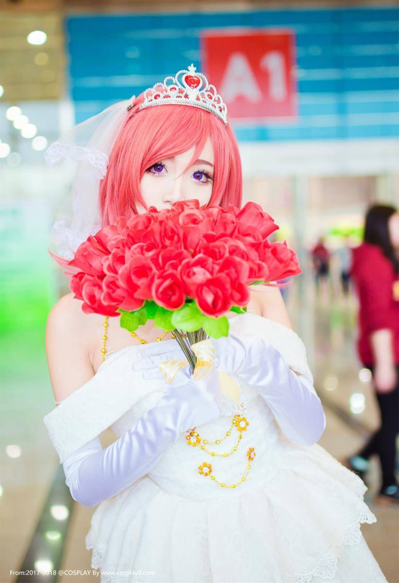 啾小妍SAMA西木野真姬婚纱觉醒Cosplay(图2)