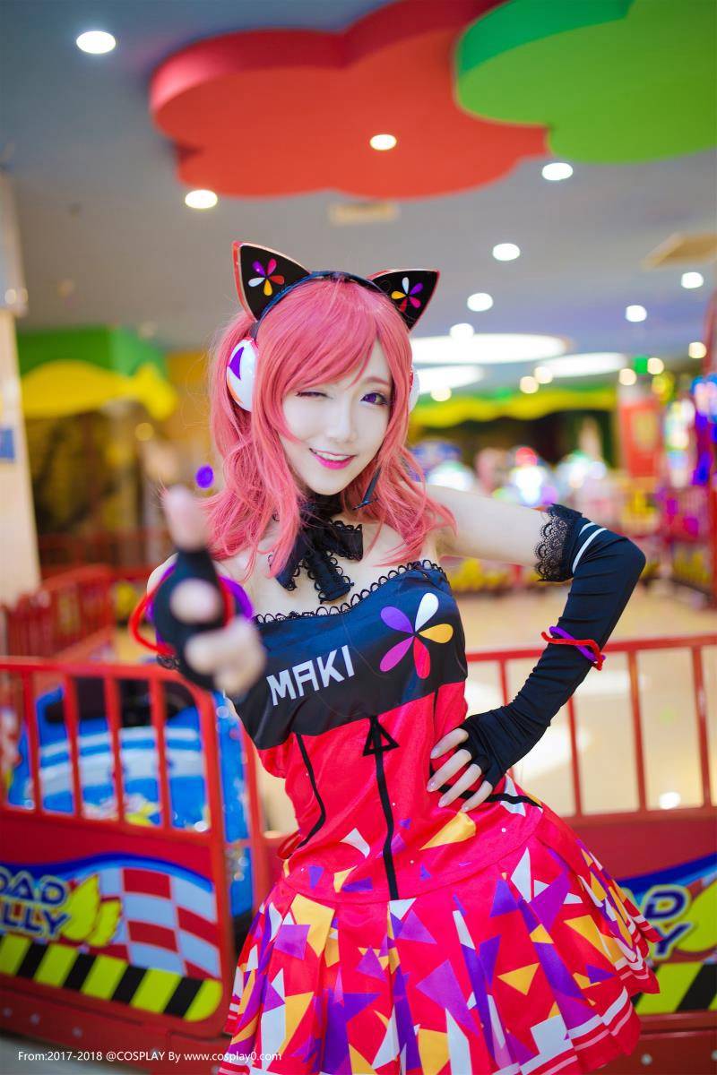 可爱萝莉啾小妍Cosplay西木野真姬电玩觉醒同人本子(图3)