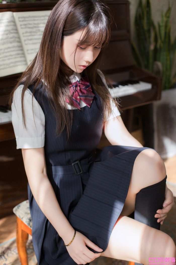 喵糖映画少女写真 VOL.004 镜酱 JK制服【40P/578MB】(图2)