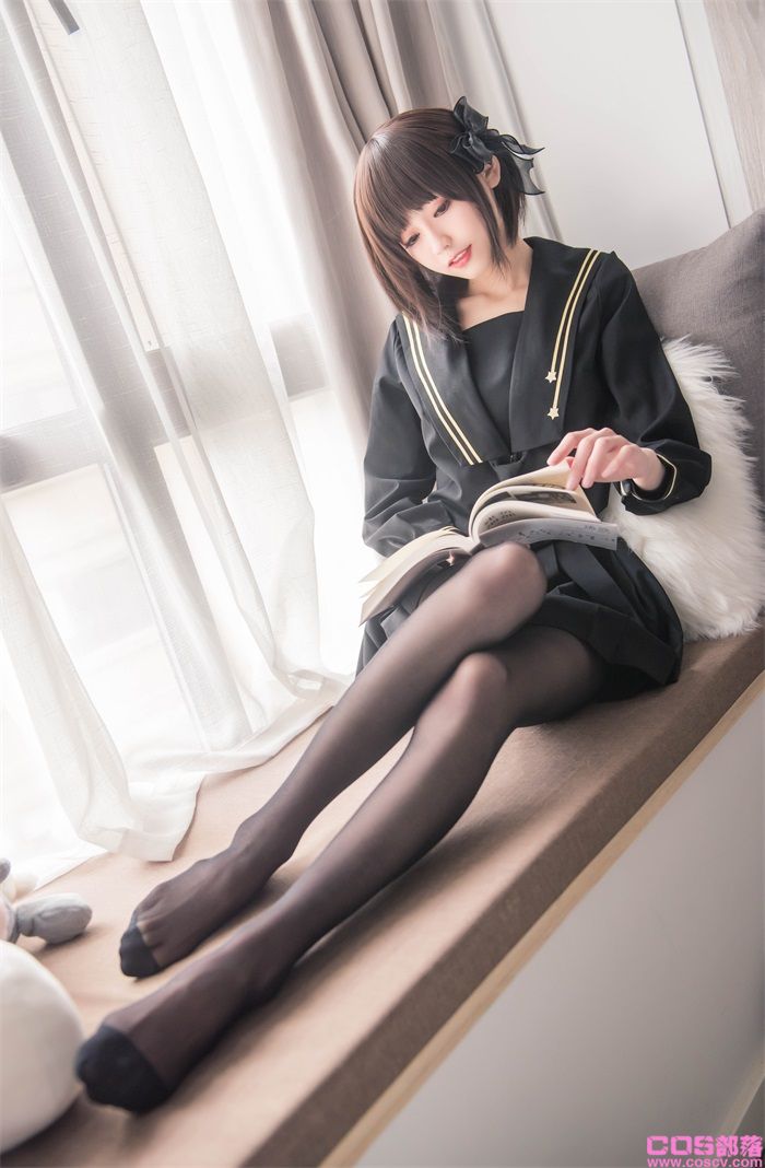 微博红人-动漫博主@你的负卿 窗台制服【19P/129MB】(图2)