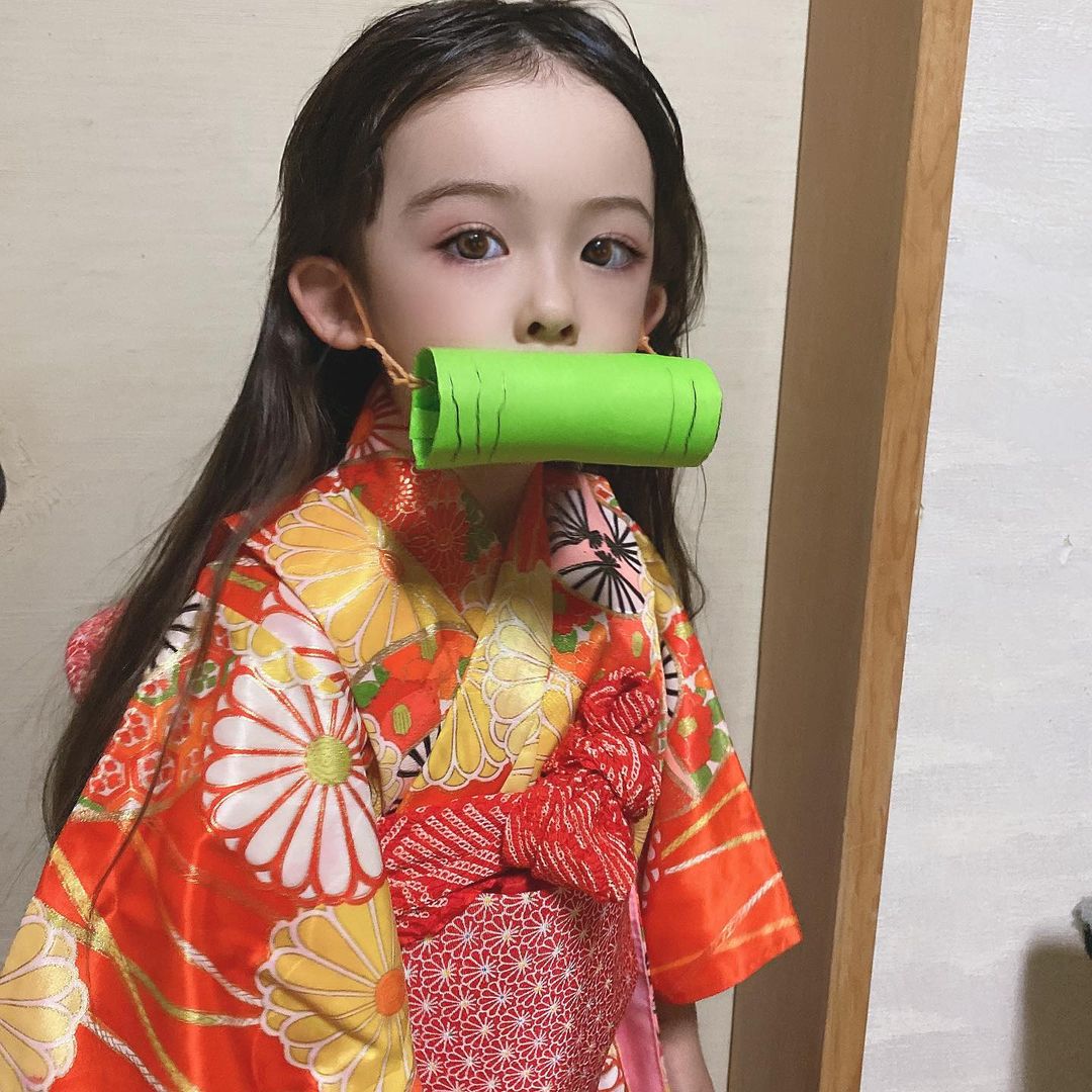 ６岁混血女童还原《鬼灭之刃》坠姬，魅惑造型引日本网友不满！(图3)