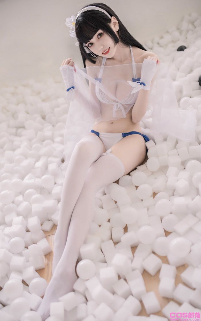 微博红人-动漫博主@你的负卿 95泳装【14P/144MB】(图2)
