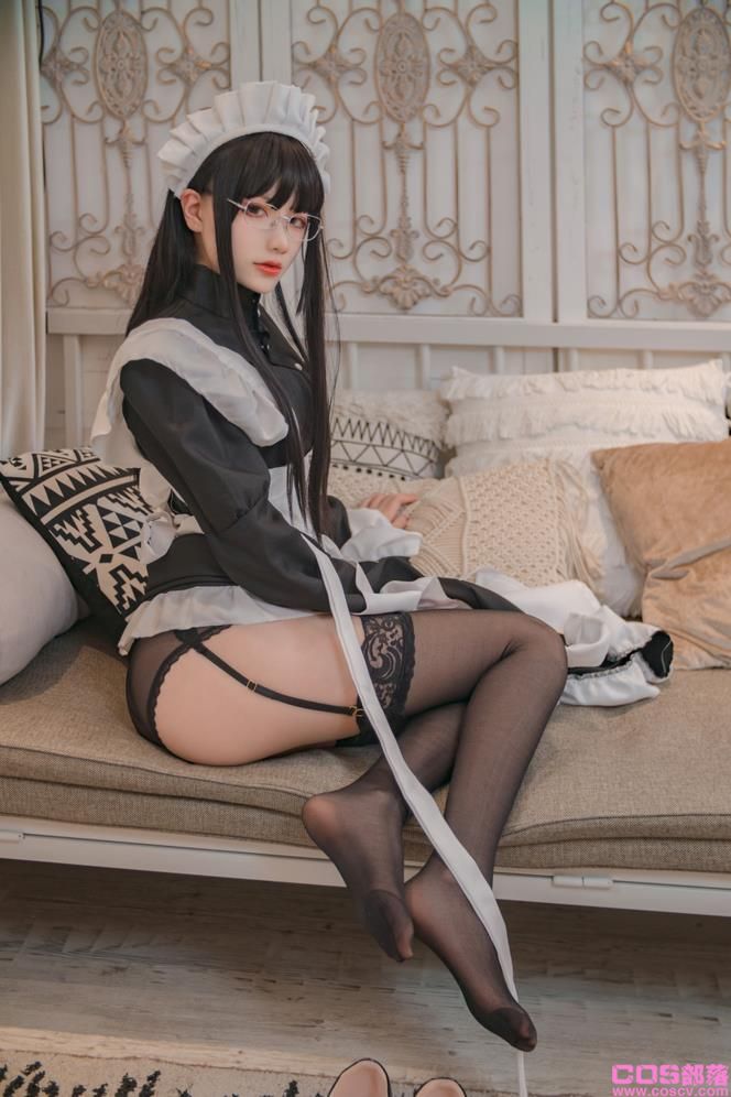 微博人气博主@起司块wii 传统嘿丝女仆【89P/665MB】(图2)