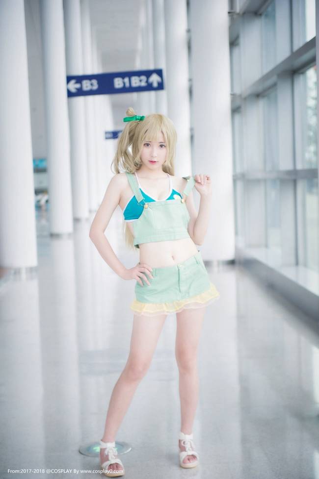 二次元萌妹子大长腿南小鸟Cosplay(图4)