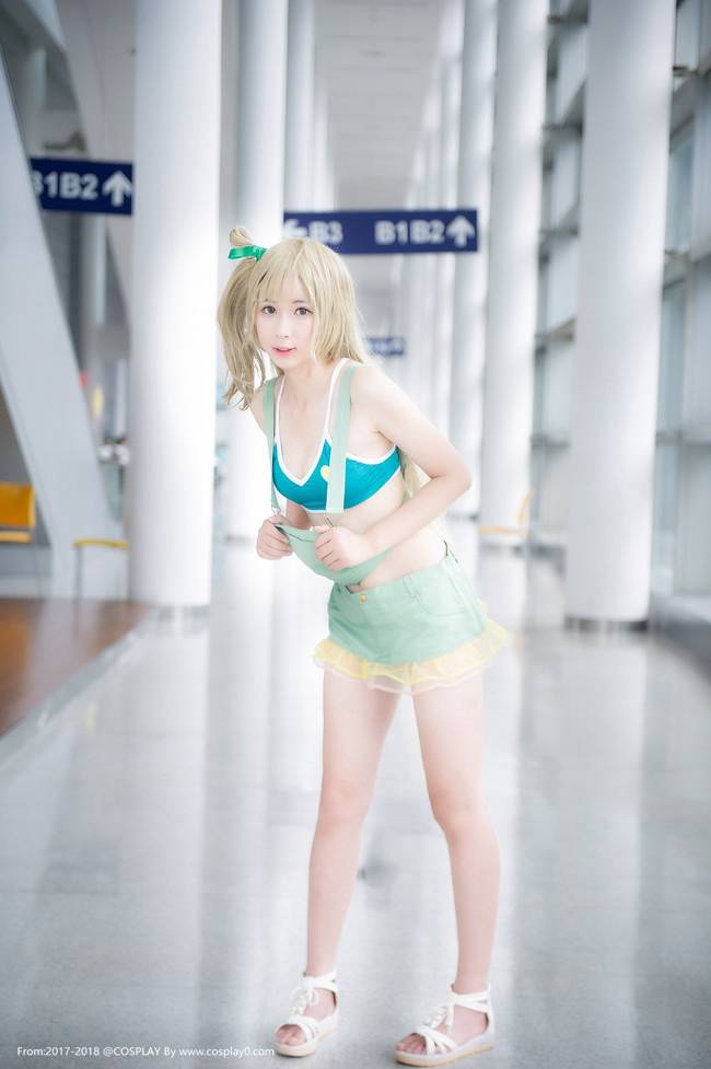 二次元萌妹子大长腿南小鸟Cosplay(图3)