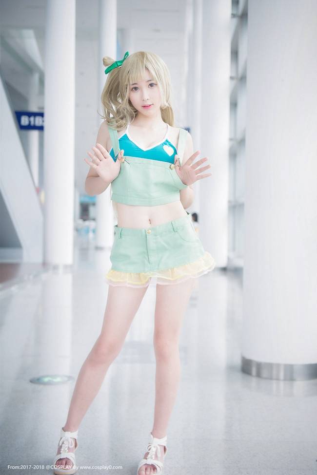 二次元萌妹子大长腿南小鸟Cosplay(图2)