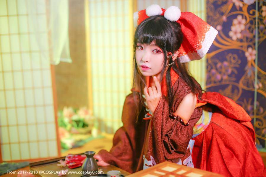 东方Project博丽灵梦萌妹子古风Cosplay(图2)