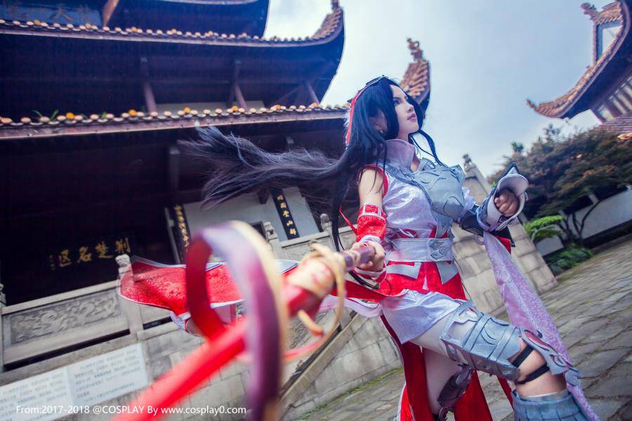 剑侠情缘网络版叁天策秦风军娘Cosplay(图3)